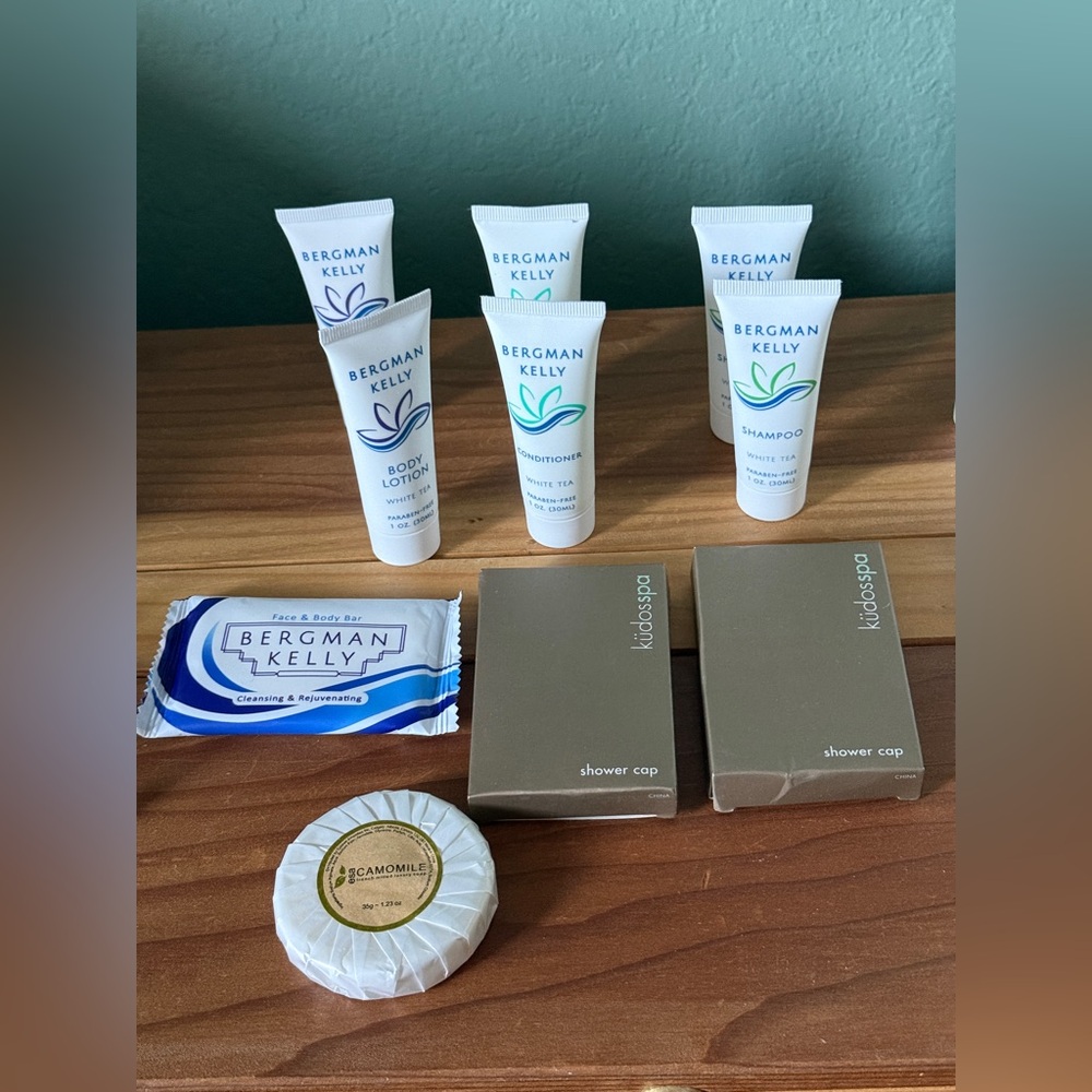Bergman Kelly Hotel Toiletries Set White Tea Shampoo Lotion Soap Shower Cap